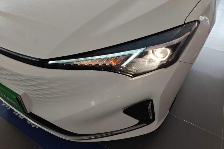 Used Changan Eado New Energy 2022 EV460 Smart Ride-Hailing Edition – Lithium Iron Phosphate
