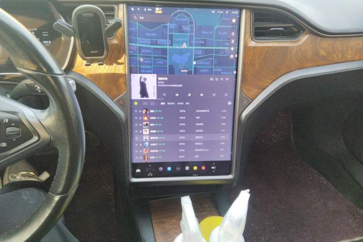 Used Tesla Model S 2019 Long-Range Version
