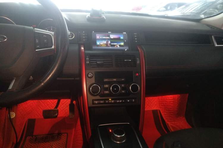 Used Land Rover Discovery Sport 2019 240 PS SE Dynamic Version China VI Standard
