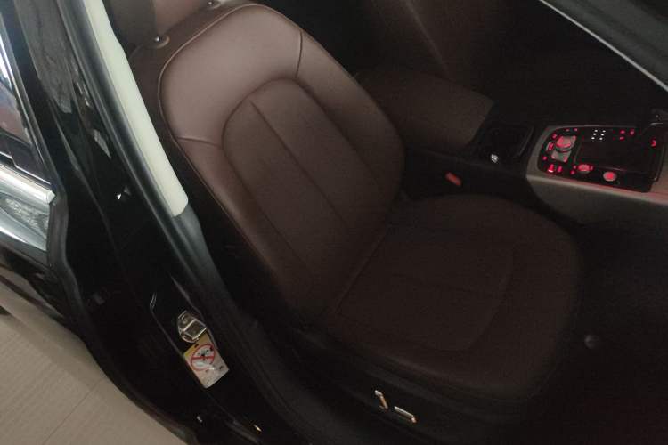 Used Audi A6L 2018 30th Anniversary Edition 35 TFSI Fashion Model
