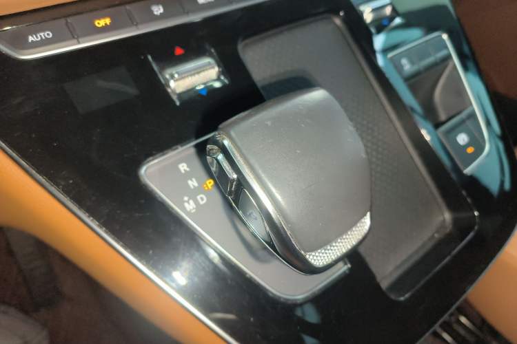 Used Hongqi HQ9 2023 2.0T Smart Connect Flagship Edition