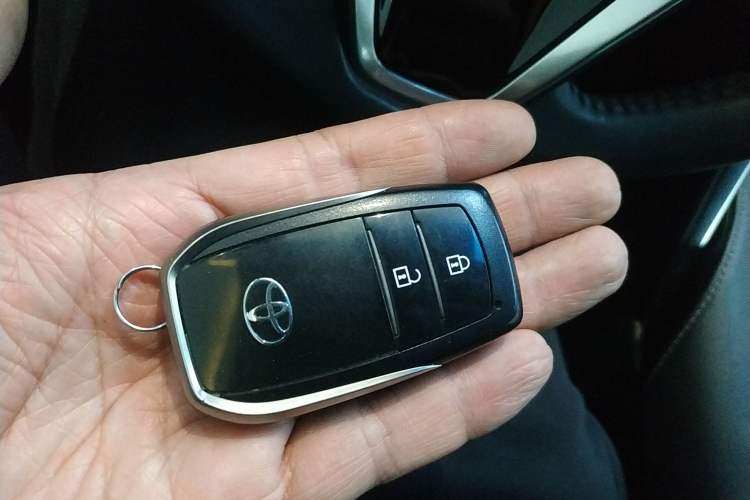 Used Toyota Harrier 2022 2.0L CVT Two-Wheel Drive Deluxe Edition
