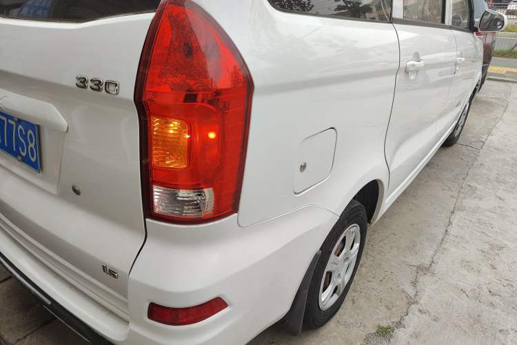 Used Dongfeng Fengon 330 2014 1.5L Manual Utility Version DK15
