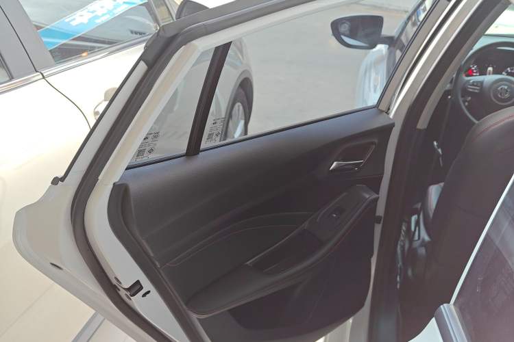 Used MG 5 2023 180 DVVT CVT Luxury Edition
