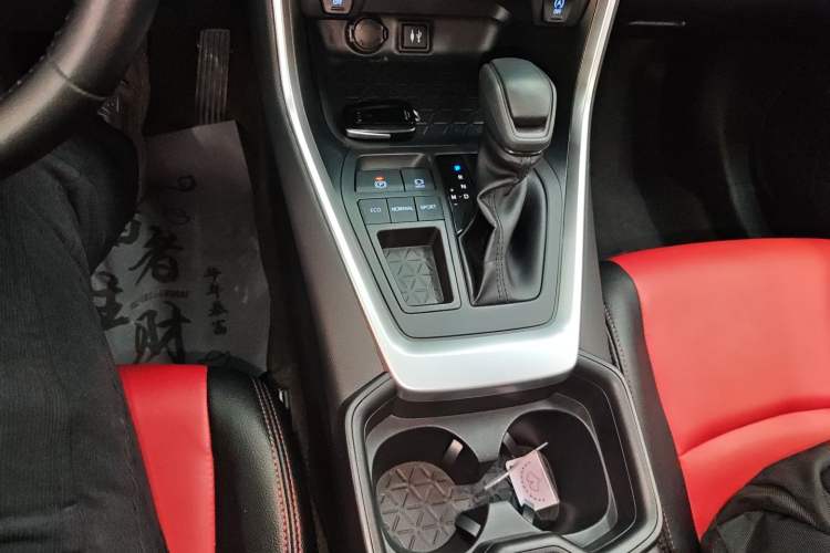 Used Toyota RAV4 2022 2.0L CVT Two-Wheel Drive Fashion Edition