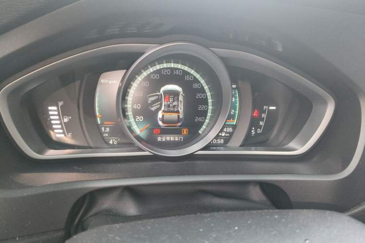 Used Volvo V40 2018 T3 Zhiyi Edition
