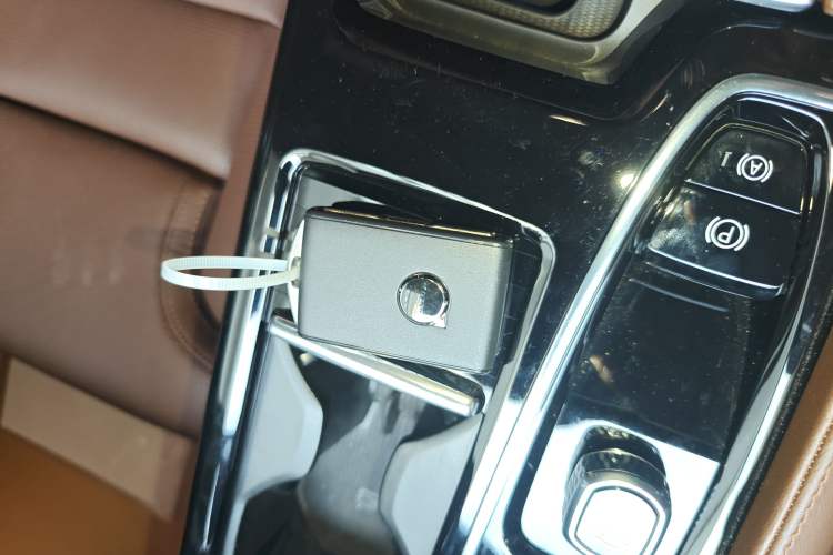 Used Volvo S90 New Energy 2025 Plug-in Hybrid Four-Wheel Drive Long-Range Luxury Smart Edition
