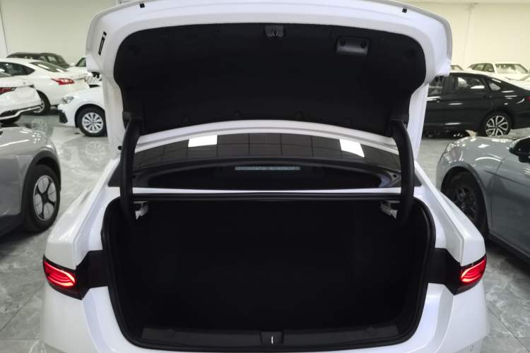 Used BYD Qin PLUS 2025 DM-i Smart Drive 55KM Leading Model