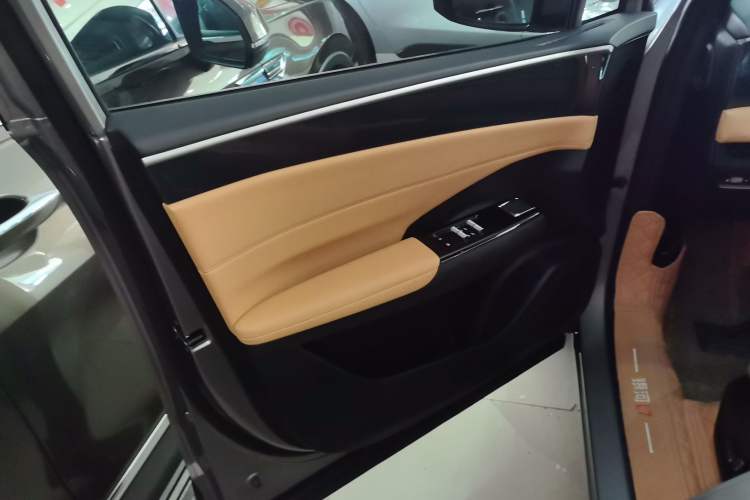 Used  L7 2023 1.5T 115 km PLUS
