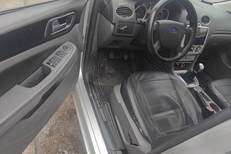 Used Ford Focus 2013 Hatchback Classic 1.8L Manual Base Model