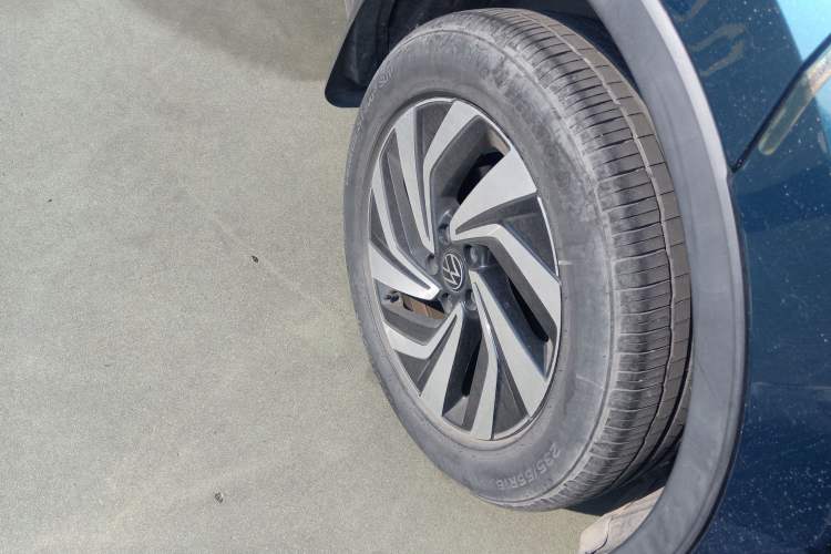 Used Volkswagen Tiguan L 2023 330TSI Automatic Two-Wheel Drive Smart Edition