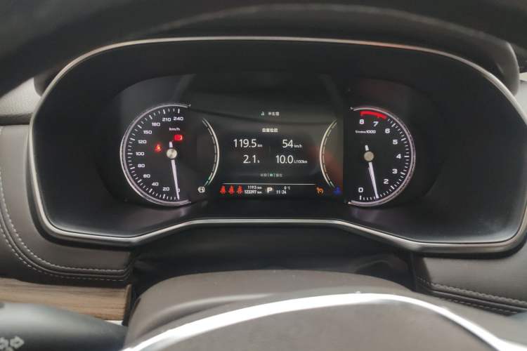 Used Roewe RX8 2018 30T Smart Connectivity Two-Wheel Drive Flagship Edition