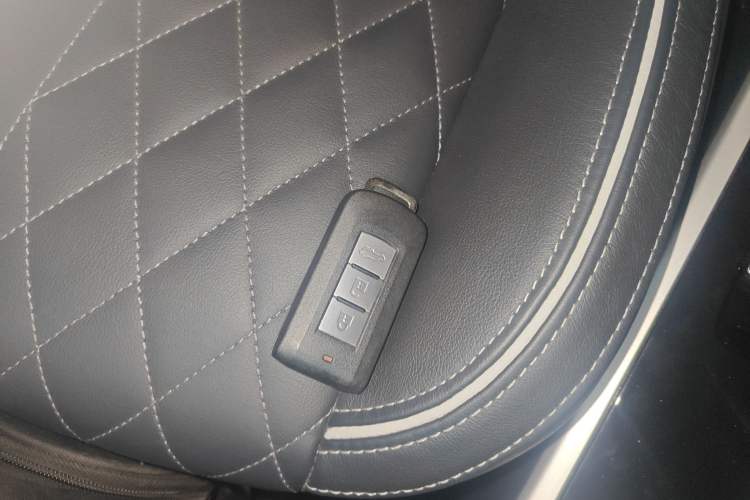 Used Mitsubishi Outlander 2020 2.4L 4x4 Zhi Xiang Edition 5 Seats