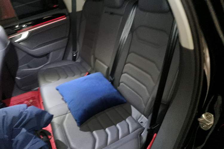 Used Volkswagen Touareg 2022 3.0 TSI Luxury Edition Black Diamond Sport Package
