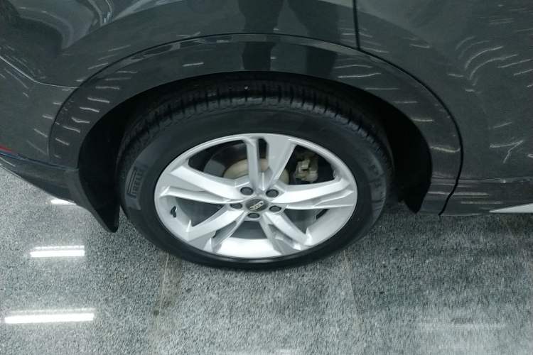 Used Audi Q3 2019 40 TFSI Fashionable and Elegant Model
