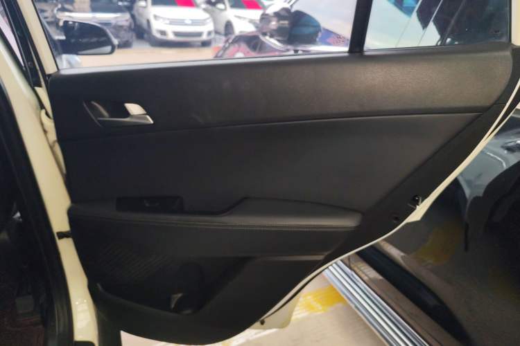 Used Hyundai ix25 2015 1.6L Automatic Two-Wheel Drive Smart GLS Trim
