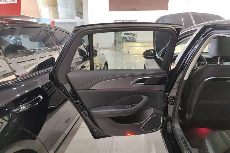Used Hongqi H5 2024 2.0T Automatic Smart Connect Flagship Edition
