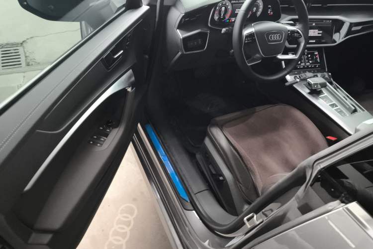 Used Audi A7L 2024 45TFSI quattro S-line Visionary Edition Flow Crystal Package