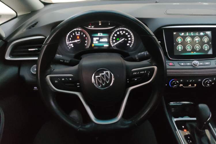 Used Buick GL6 2018 18T 6-Seater Luxury Model
