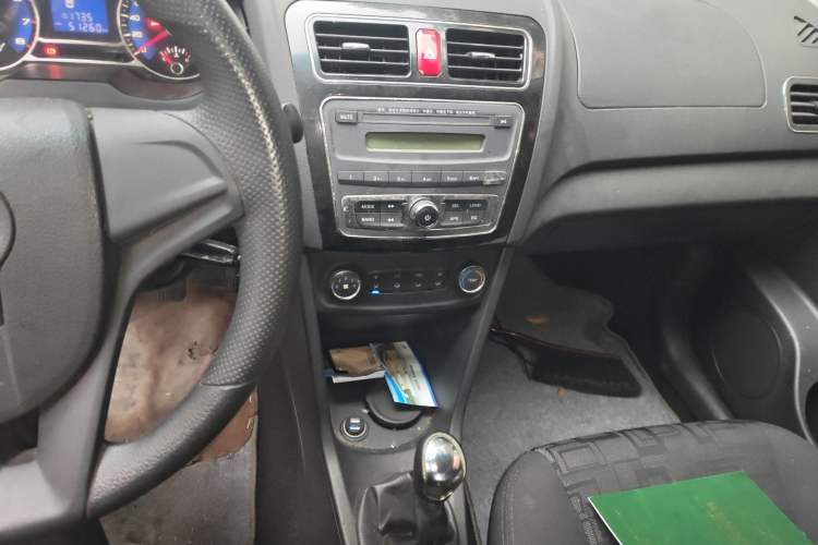 Used JAC Heyue A13RS 2014 CROSS 1.3L Manual Comfort Model
