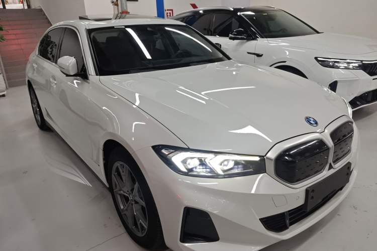 Used BMW i3 2022 eDrive 35 L
