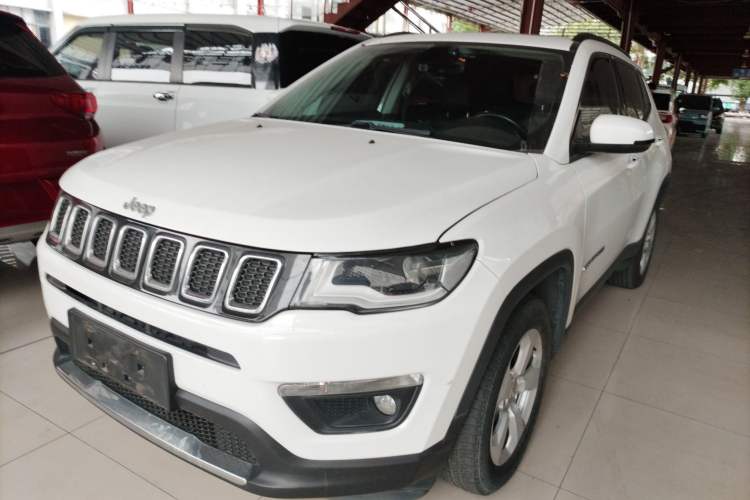 Used  Compass 2017 200T Automatic Family Edition
