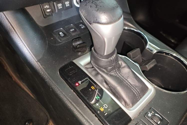 Used Toyota Highlander 2018 2.0T Four-Wheel Drive Luxury Version 7 Seats China VI Standard
