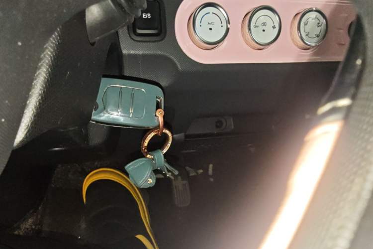 Used Wuling Hongguang MINIEV 2021 Macaron Premium Model – Lithium Iron Phosphate