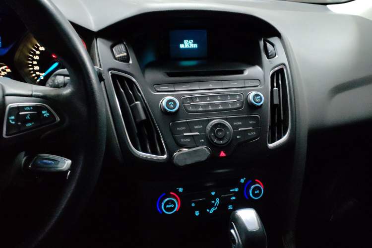 Used Ford Focus 2015 Hatchback EcoBoost 125 Automatic Supreme Style Edition