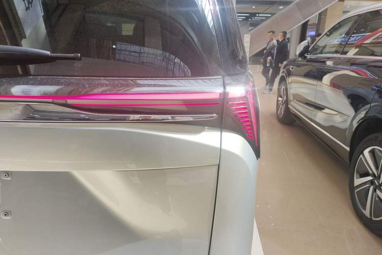 Used Buick GL8 New Energy 2024 Lu Zun Deluxe Edition 7-Seater
