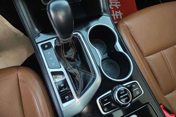 Used Changan CS95 2017 2.0T Four-Wheel Drive SmartDrive Edition
