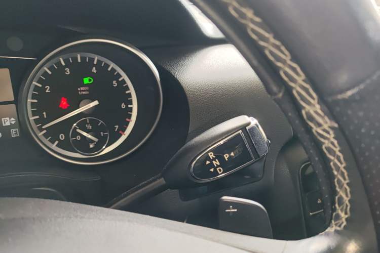 Used Mercedes-Benz R-Class 2014 R 320 4MATIC Business Model
