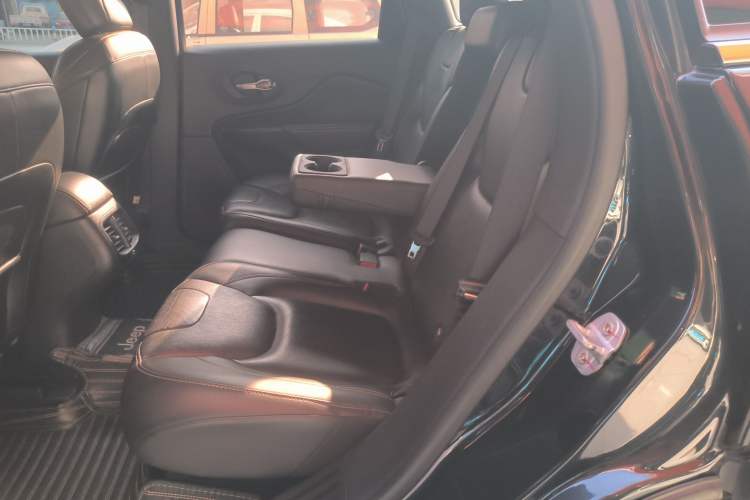 Used  Cherokee 2017 2.0L Superior Edition
