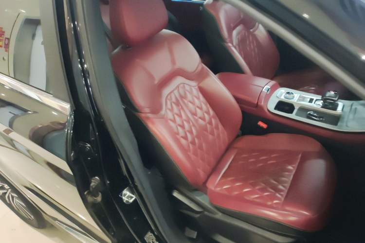 Used JETOUR X70 PLUS 2023 1.6T DCT Stronger 5-Seater
