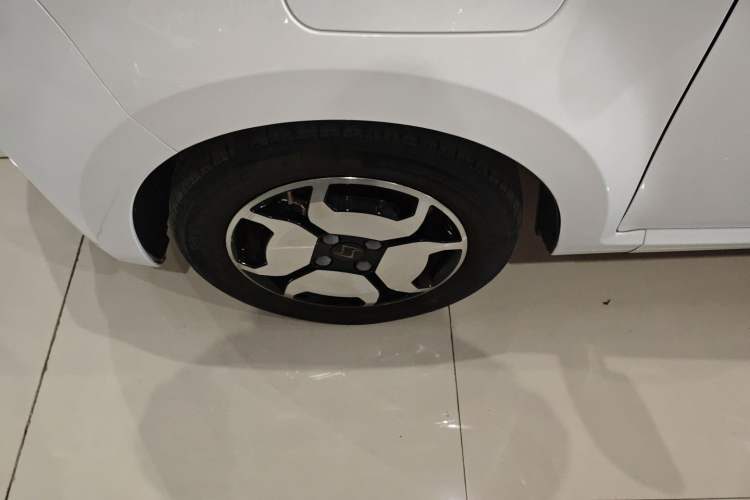 Used SOL E10X 2021 302 km Range Luxury Version 30.2 kWh
