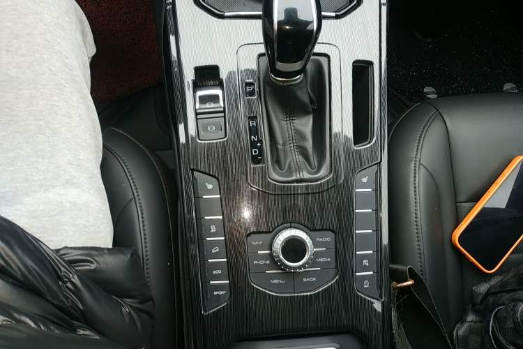 Used Wey VV7 2017 2.0T Luxury Model
