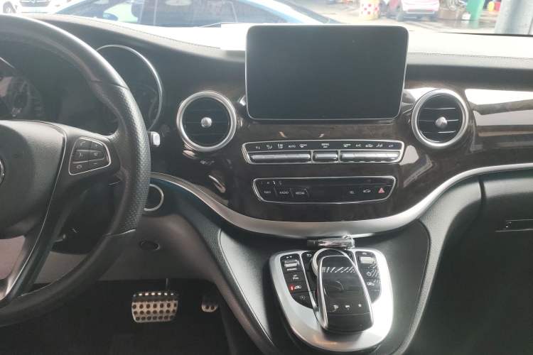 Used Mercedes-Benz V-Class 2018 V 260 Prestige Edition China VI
