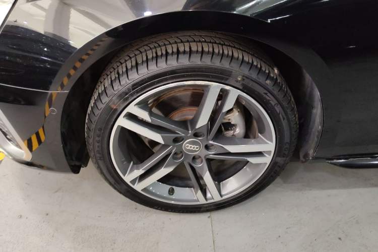 Used Audi A4L 2020 40 TFSI Luxury Dynamic Model
