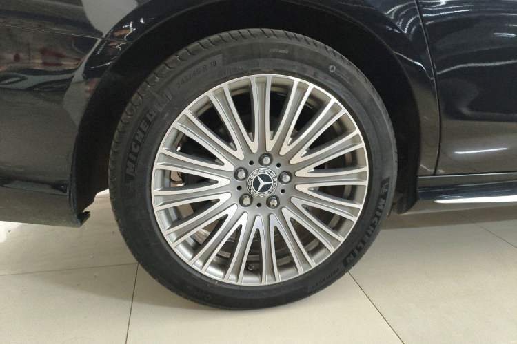 Used Mercedes-Benz E-Class 2019 Restyled E 300 L Sporty and Stylish Edition
