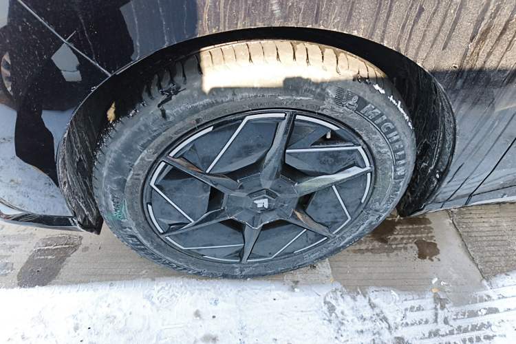 Used  HT 2023 670 Rear-Drive Ultra-High-Voltage NDA Version
