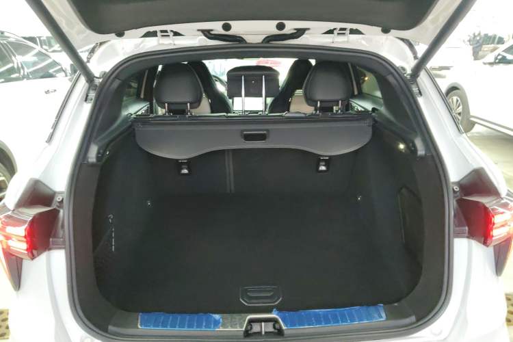 Used Lynk & Co 01 EM-P 2023 1.5TD EM-P Dawn Edition