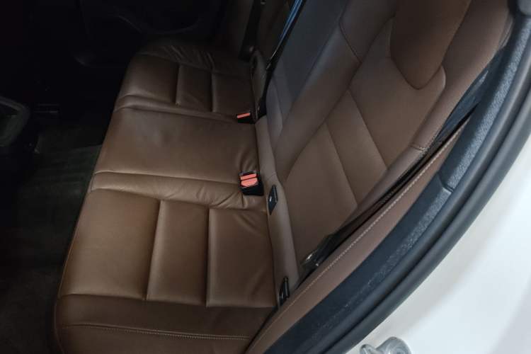 Used Volvo S60 2024 B4 Zhiyuan Luxury Edition
