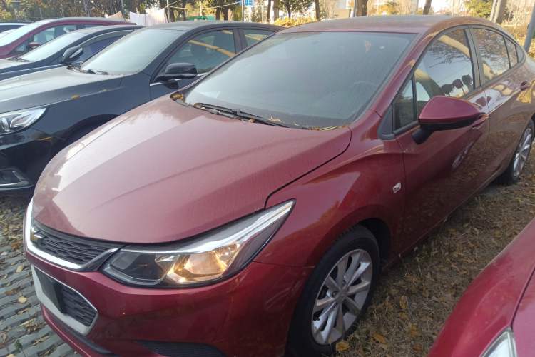Used Chevrolet Cruze 2018 320 Automatic Pioneer Sunroof Edition
