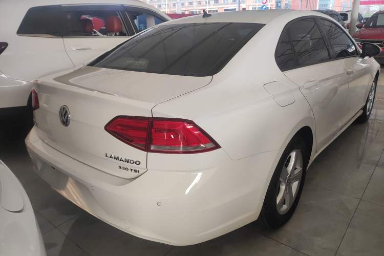 Used Volkswagen Lamando 2017 230TSI DSG Fashion Edition
