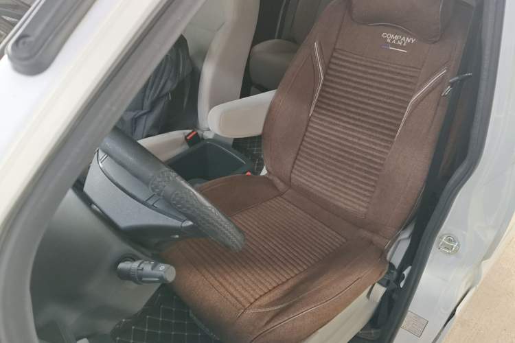 Used FORTHING Lingzhi 2022 Striving Version M5L 1.6L Base Model 7 Seats