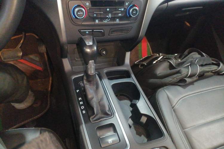 Used Ford Kuga 2017 EcoBoost 180 Two-Wheel-Drive Platinum Edition