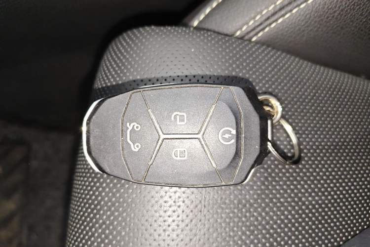 Used Lynk & Co 01 2019 2.0T Two-Wheel-Drive Pro Version China VI Standard
