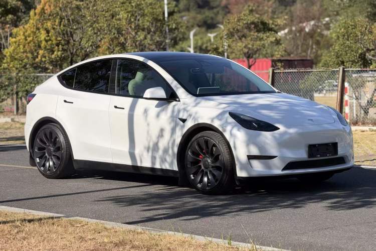 Used Tesla Model Y 2022 Performance High-Performance All-Wheel-Drive Version
