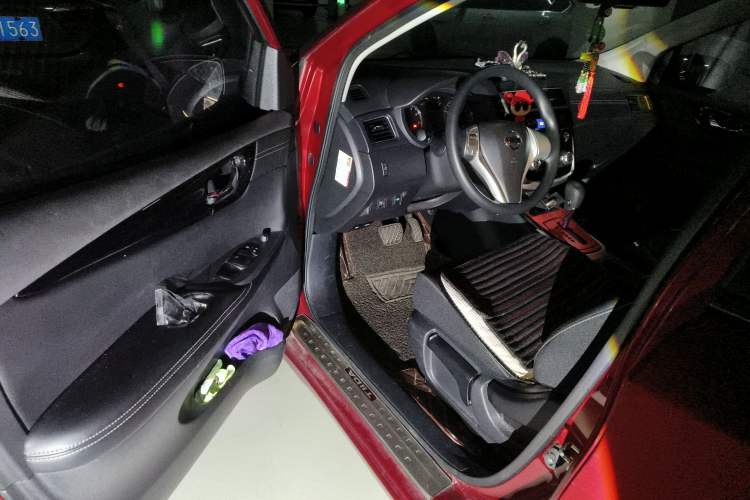 Used Nissan Tiida 2016 1.6L CVT Cool Dynamic Edition
