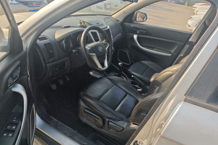 Used Changan CS35 2014 1.6L Manual Luxury Model China IV Standard
